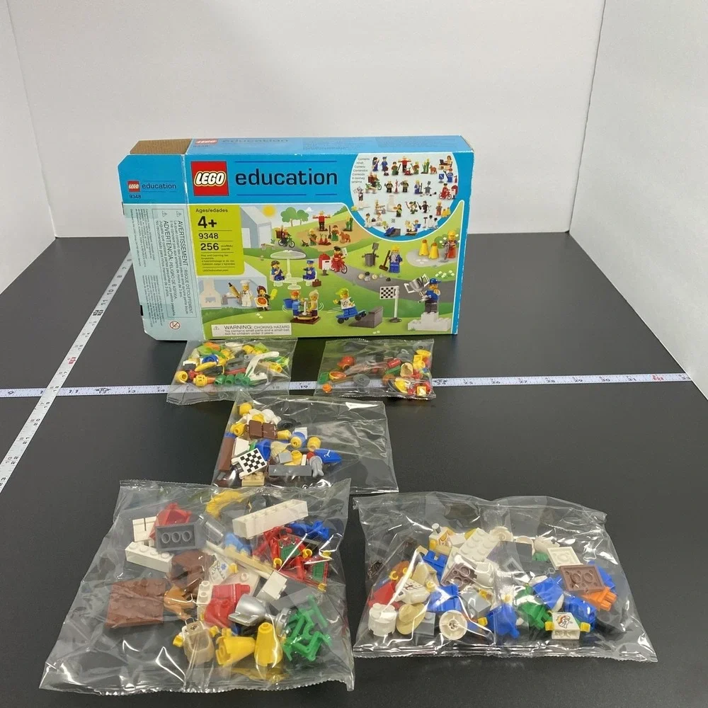 LEGO Education 9348 Play And‎ Learning Set 256 Piece Complete 4+ Kids Box